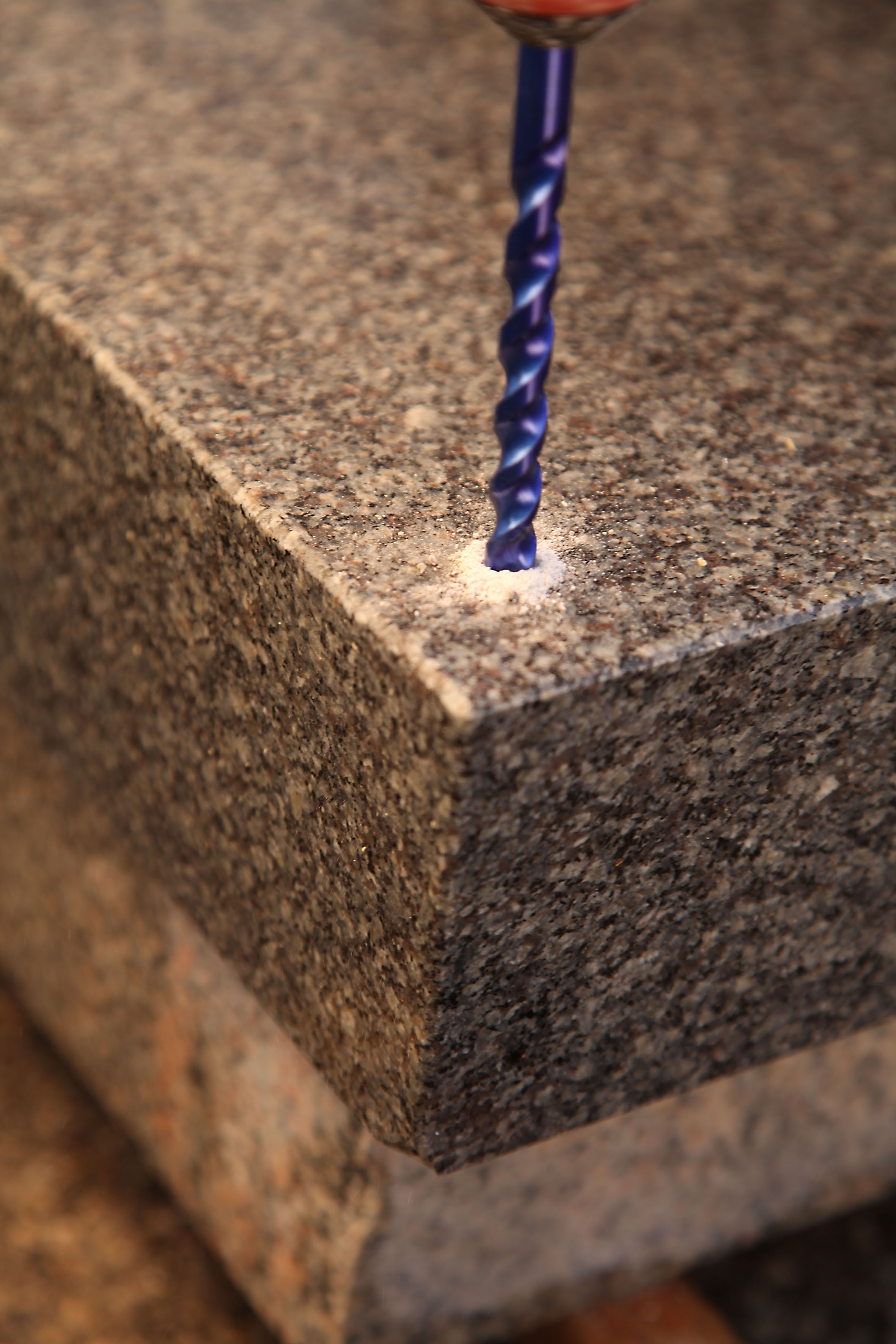Perçage Foret granit Foret marteau 2 taillants compatible SDS-plus spécial granit - 184 03.jpg